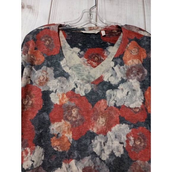 Soft Surroundings Sweater Ladies Medium Gray Red Floral Light Weight VNeck - Picture 3 of 7